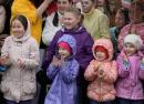 Губернатор открыл детский сад в Малых Колпанах