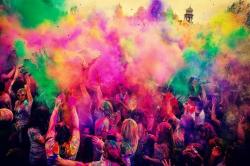 Фестиваль красок Холи в Гатчине состоится осенью