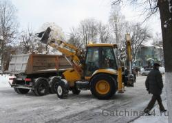 Уборка улиц и вывоз снега в Гатчине: 18 и 19 января