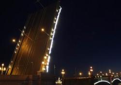 Мульти-мост Петербург-Амстердам: сегодня ночью у разведенного Троицкого моста