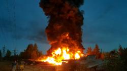 Возможная причина пожара на свалке покрышек - поджог