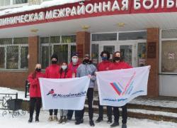 В Гатчинскую больницу прибыл волонтерский трудовой десант
