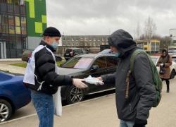 Волонтеры раздадут в Гатчинском районе еще 25 тысяч масок