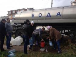 Холодную воду коммунаровцам обещали вернуть сегодня