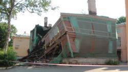 В Пушкине обрушился деревянный дом