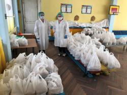 В детских садах Гатчинского района начали выдавать продуктовые наборы