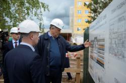 Заключительный этап строительства перинатального центра проавансирует область