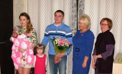 Руководство Гатчинского района поздравит первенцев