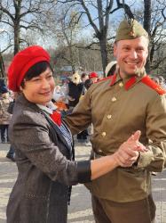 Гатчина закружилась в победном вальсе