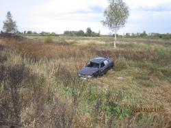 Под Гатчиной опрокинулся автомобиль