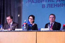 «Единая Россия» Ленобласти наградила лучших воспитателей региона