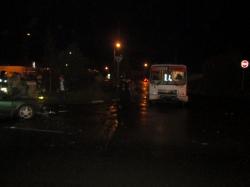 Еще одна маршрутка столкнулась с легковым автомобилем