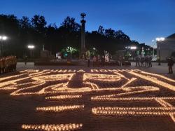 Тысячи свечей в честь павших героев Великой Отечественной войны