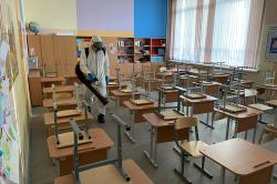 К началу занятий школы прошли дезинфекцию