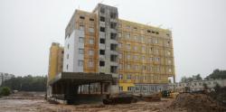 Губернатор проинспектировал ход строительства перинатального центра
