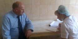 Областные чиновники сделали прививки в поликлинике Гатчины