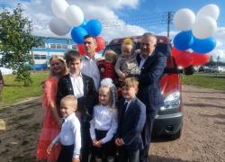 Автомобиль «Газель» и 3 миллиона на улучшение жилищных условий - подарки для многодетных