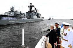 Губернатор по приглашению Президента принял участие в главном военно-морском параде страны
