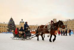 На дворцовом плацу начала работу Рождественская ярмарка!