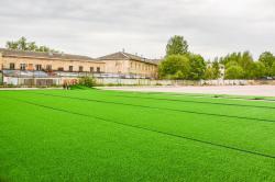 Стадион «Спартак»: строители раскатывают новый газон