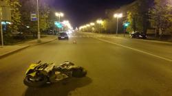 На проспекте 25-го Октября сбили мотоциклиста без прав