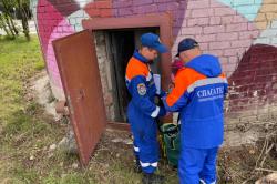 Областные спасатели исследуют объекты водоотведения в Гатчине