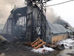 В Коммунаре сгорели два нежилых здания