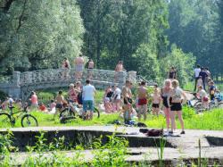 На озере Белом в Гатчине вновь можно купаться