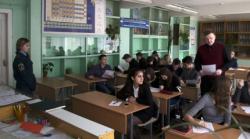 В школах Гатчины и района сотрудники МЧС провели уроки ОБЖ