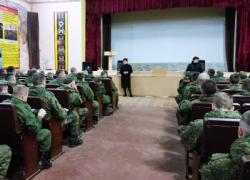Людмила Нещадим посетила воинскую часть, где проходят подготовку мобилизованные из Гатчины и района