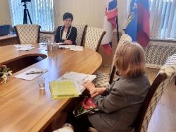Глава администрации Гатчинского района Людмила Нещадим выслушала жителей